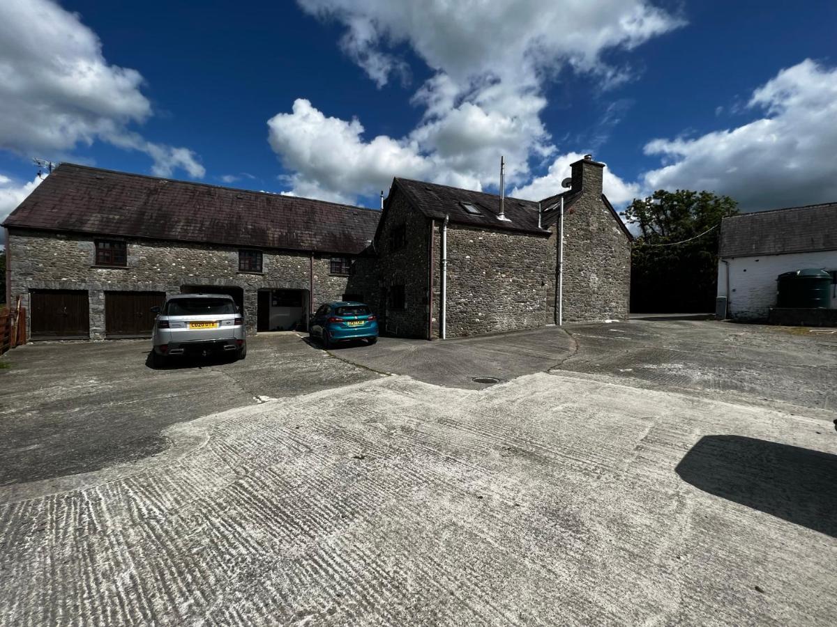 Cwmgwn Farm Apartment Llandovery Exterior photo